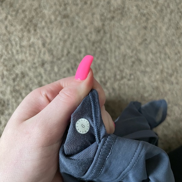 Lululemon sports bra - Picture 3 of 3